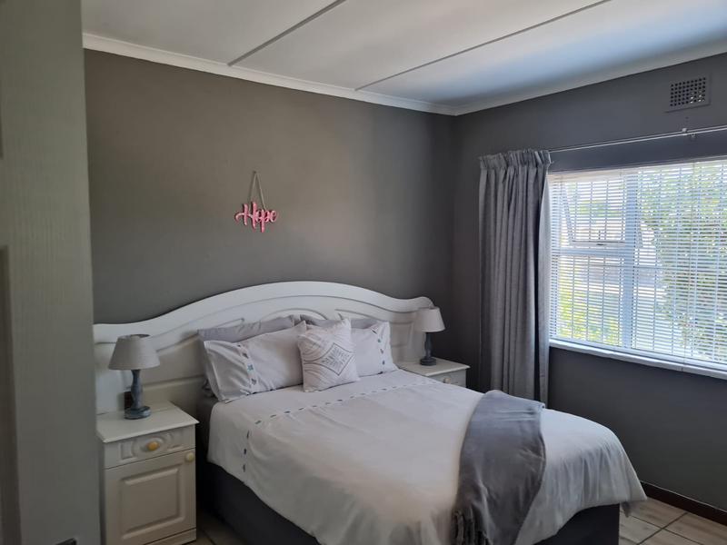 4 Bedroom Property for Sale in Goodwood Central Western Cape